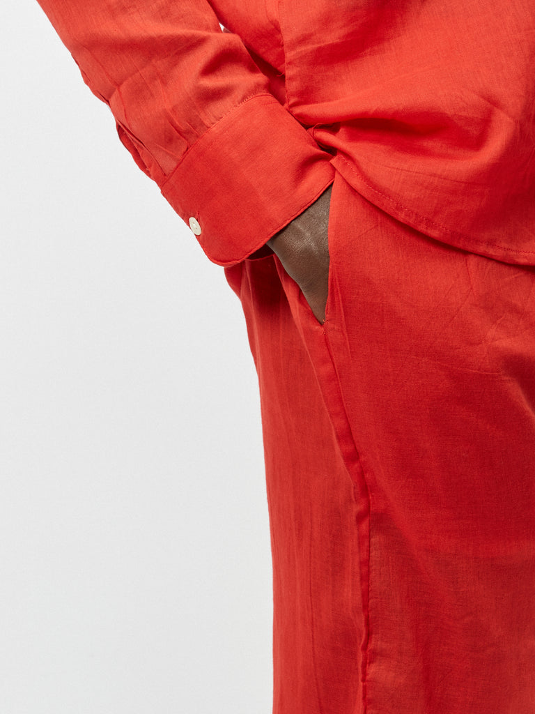 ESSENTIAL TROUSERS IN RED