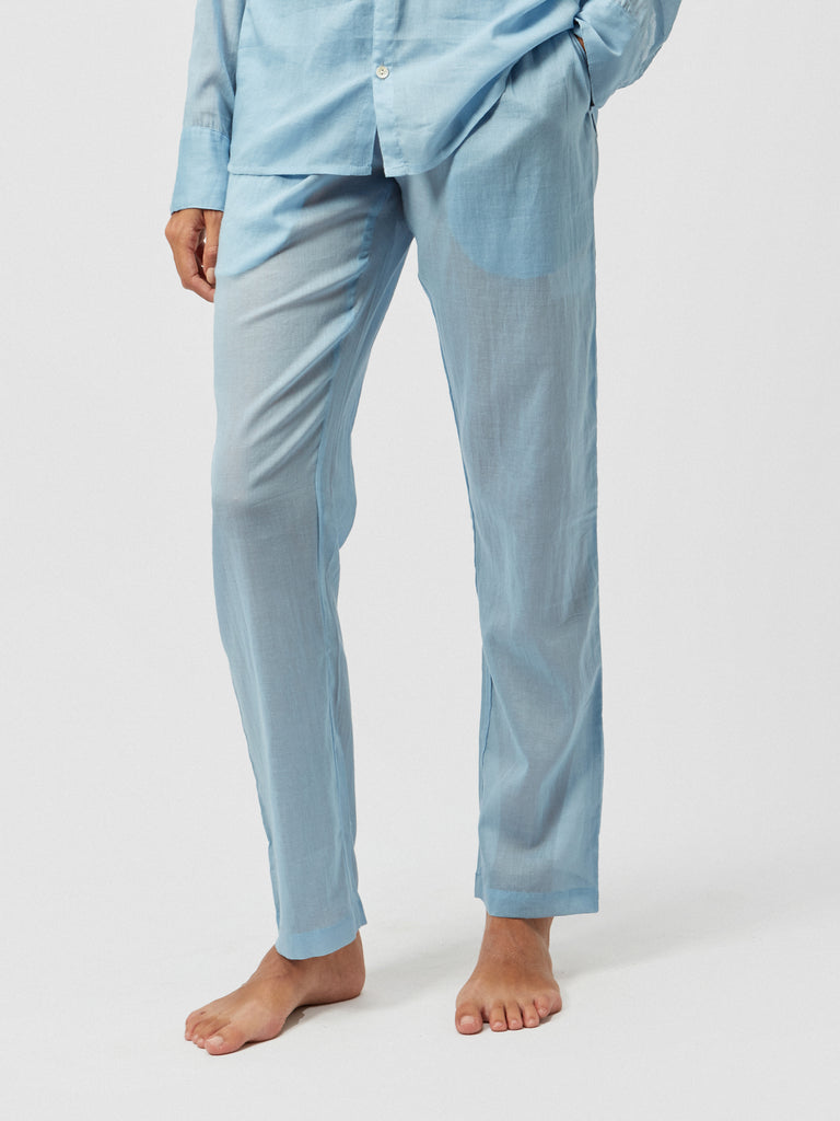 ESSENTIAL TROUSERS IN LIGHT BLUE